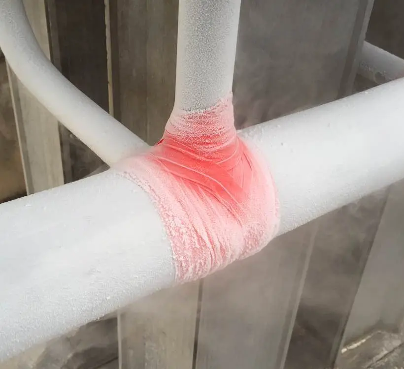 Frost around the constructed ISB during the reported cryogenic operating phase.