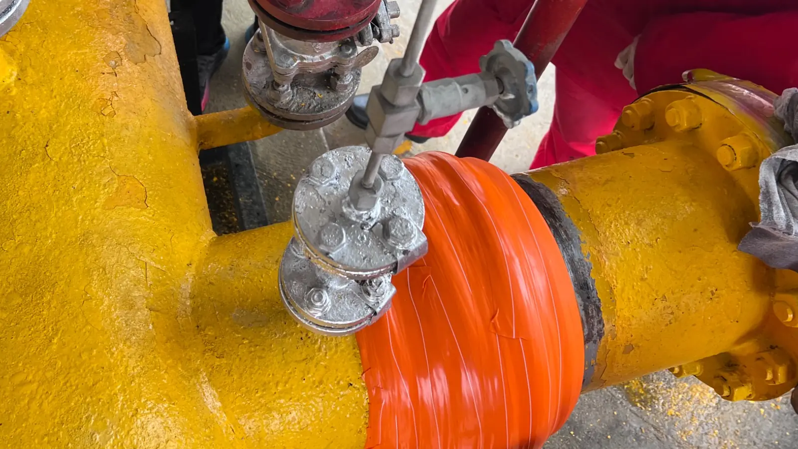 Orange ISB formed over the reducer connection